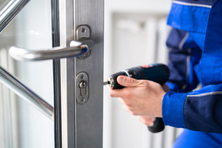commercial-door-fixing
